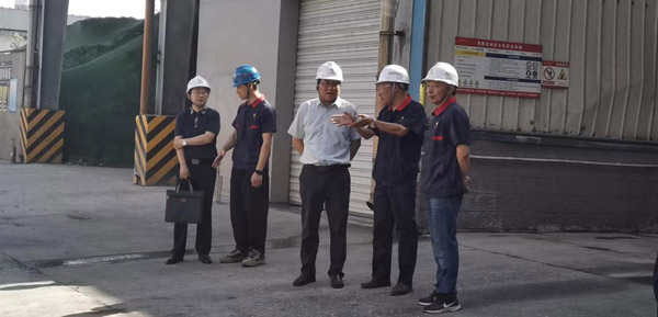 集團(tuán)公司黨委委員、股份公司黨委書記、總經(jīng)理蔣培進(jìn)到建材公司調(diào)...