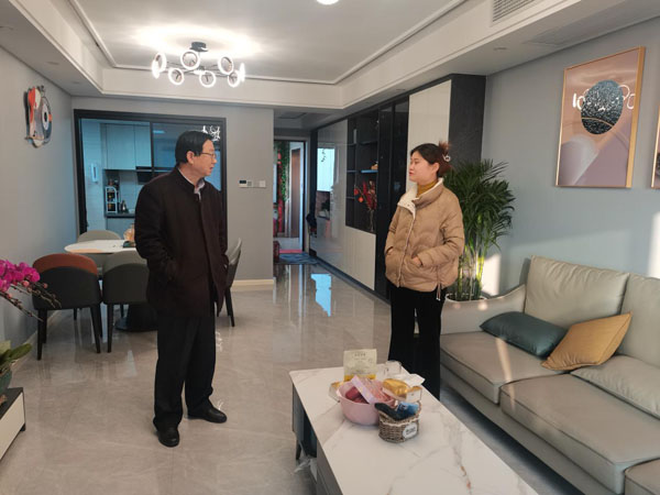 公司領導開展節(jié)前慰問 公司領導開展節(jié)前慰問