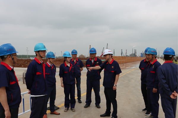 公司領(lǐng)導到銅基新材料項目調(diào)研 公司領(lǐng)導到銅基新材料項目調(diào)研