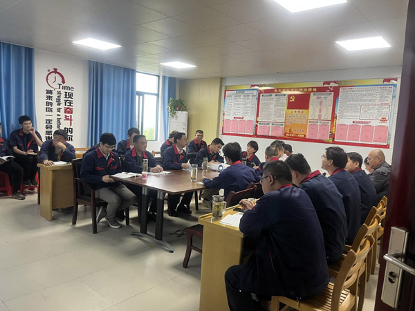 王伍升到建材研究室、建材公司調(diào)研